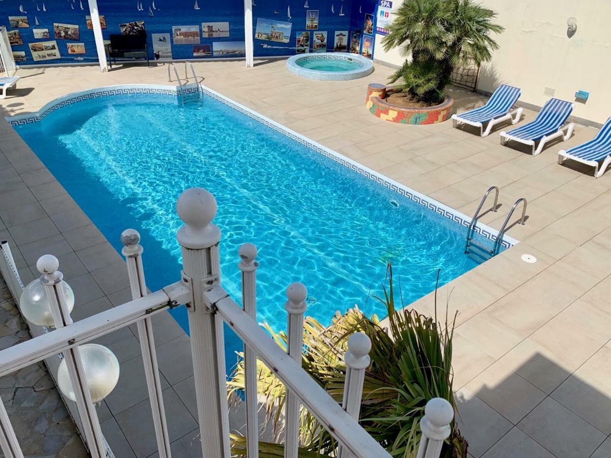 Amerique Hotel Palavas - Piscine - Plage Екстериор снимка